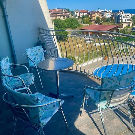 Gorgeous, 1 Bed Apt, Sea Views. アパート *