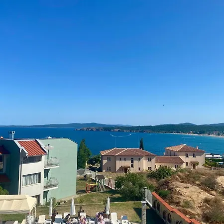 Gorgeous, 1 Bed Apt, Sea Views. アパート デューニ