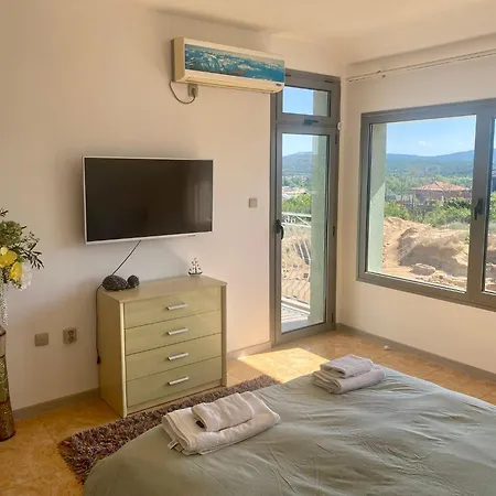 Gorgeous, 1 Bed Apt, Sea Views. *