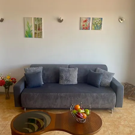Gorgeous, 1 Bed Apt, Sea Views. アパート